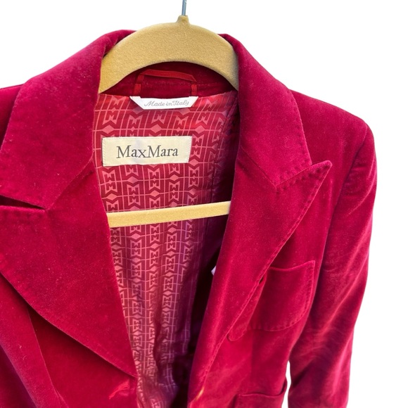 MaxMara Velvet Blazer Women’s Sz 8 Red Maroon Berry - Pointed Collar, 2 Buttons - Picture 6 of 16